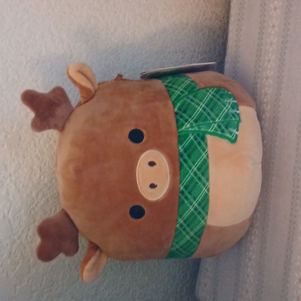 Ruby the moose squishmallow
